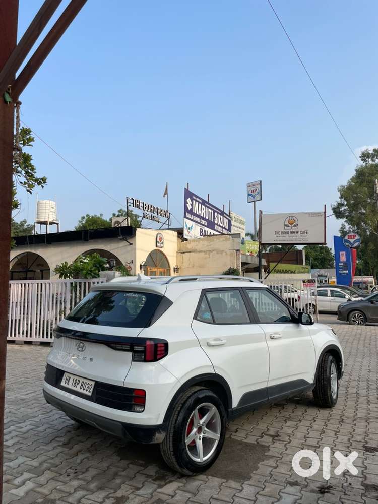 Hyundai Venue Mt Petrol 2022