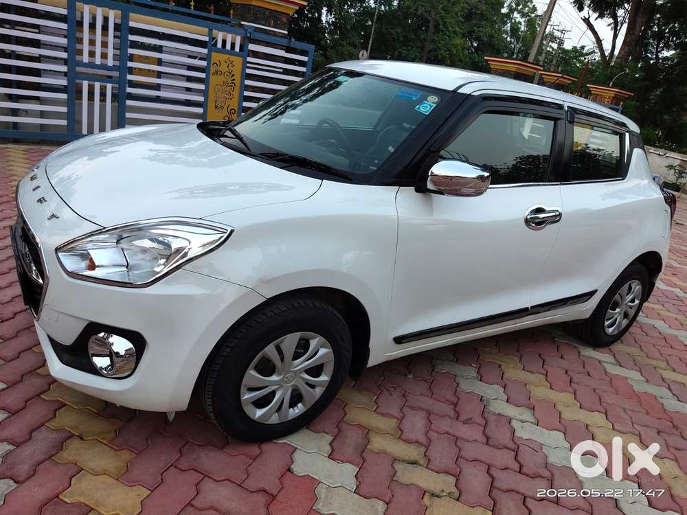 Maruti Suzuki Swift Vxi + Manual, 2022, Petrol