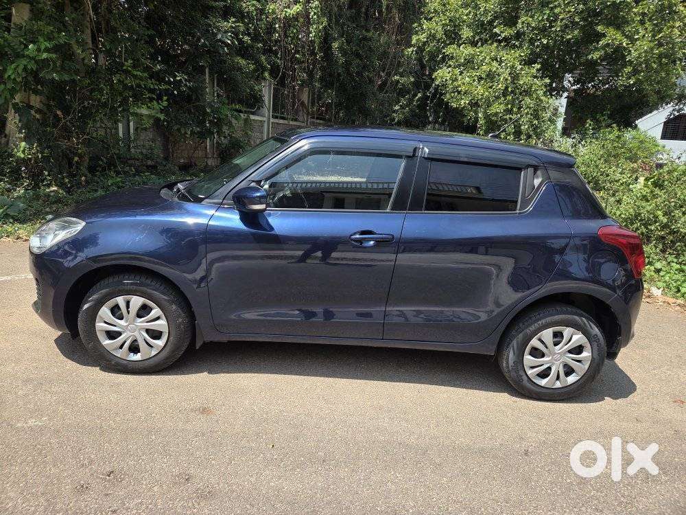 Maruti Suzuki Swift Vxi + Manual, 2022, Petrol
