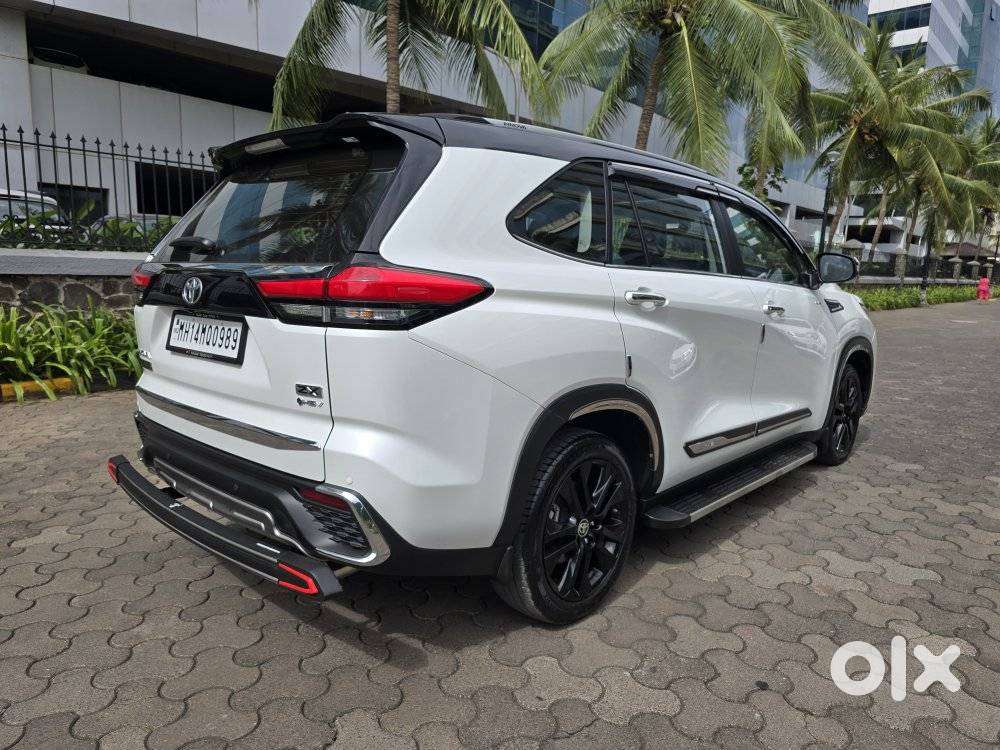 Toyota Innova Hycross 2.0 Zx (o) Hybrid 7 Str, 2025, Petrol