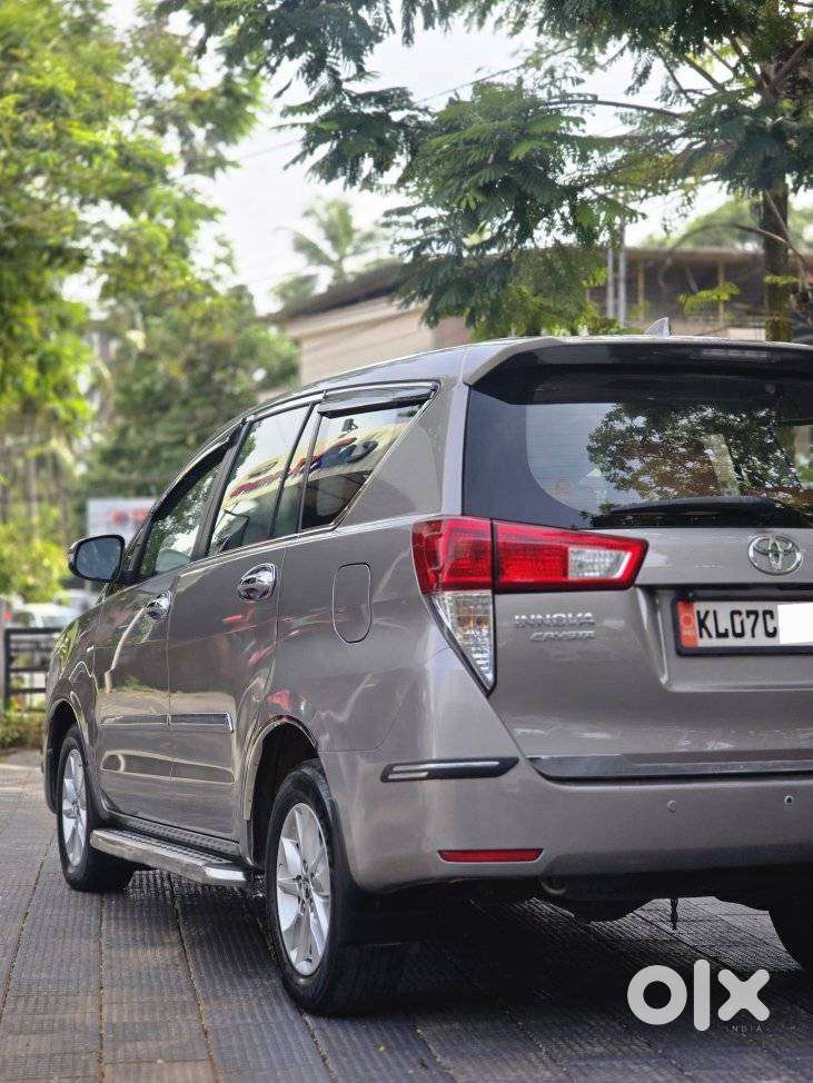 Toyota Innova Crysta 2.4 G Mt 7 Str, 2016, Diesel