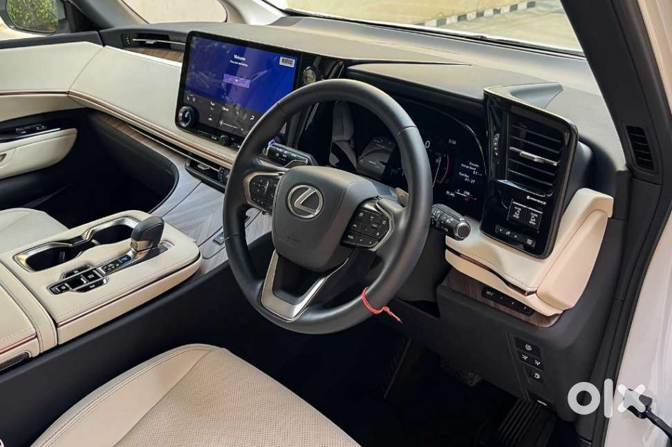 Lexus Lm 350h 4 Str Ultra Luxury, 2025, Petrol