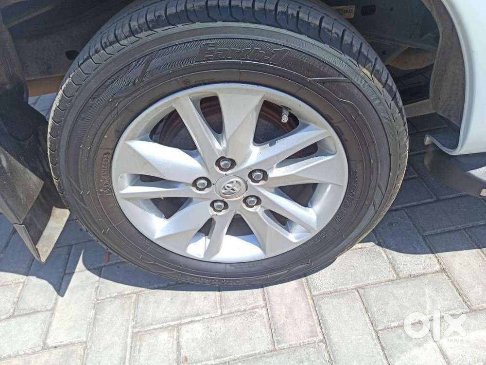 Toyota Innova Crysta 2.4 G Mt 8s, 2023, Diesel