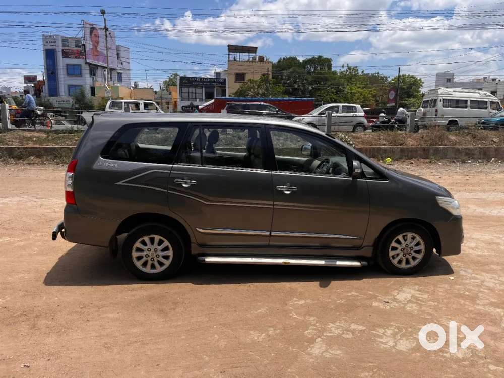 Toyota Innova 2.5 Zx Diesel 7 Seater Bsiii, 2014, Diesel
