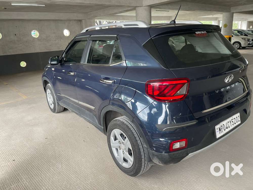 Hyundai Venue Petrol Manual 2019