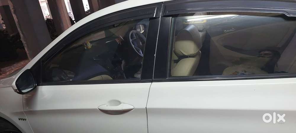 Hyundai Fluidic Verna 2011 Year