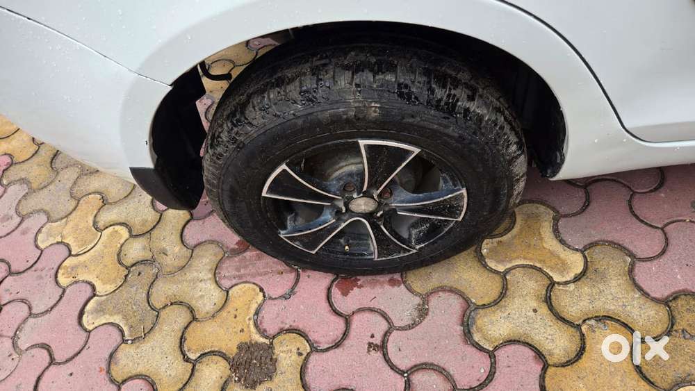 Maruti Suzuki Swift Dzire 1.2 Vxi Bsiv, 2014, Petrol