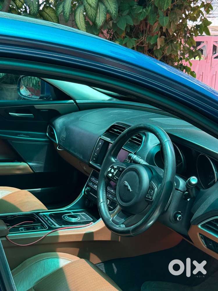 Jaguar Xe Prestige, 2016, Petrol