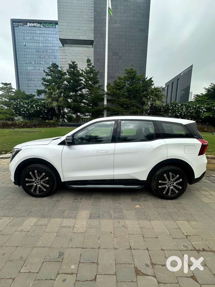 Mahindra Xuv700 Ax 3 Petrol Mt 5 Str (e), 2022, Petrol