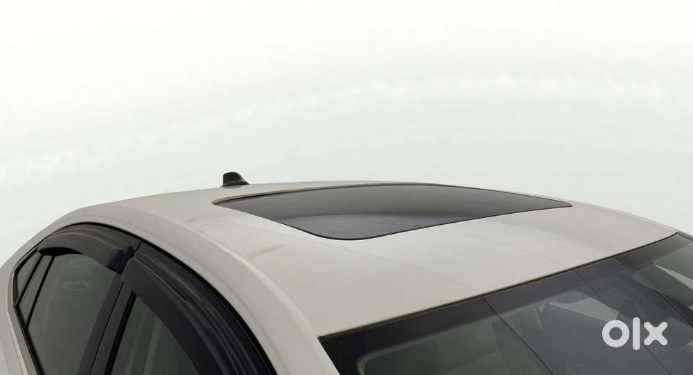 Skoda Slavia 1.0 Tsi Style At, 2022, Petrol