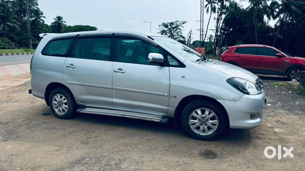 Toyota Innova 2010 Diesel Well Maintained