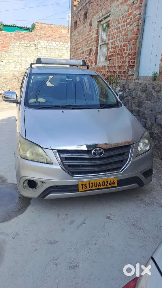 Toyota Innova 2014