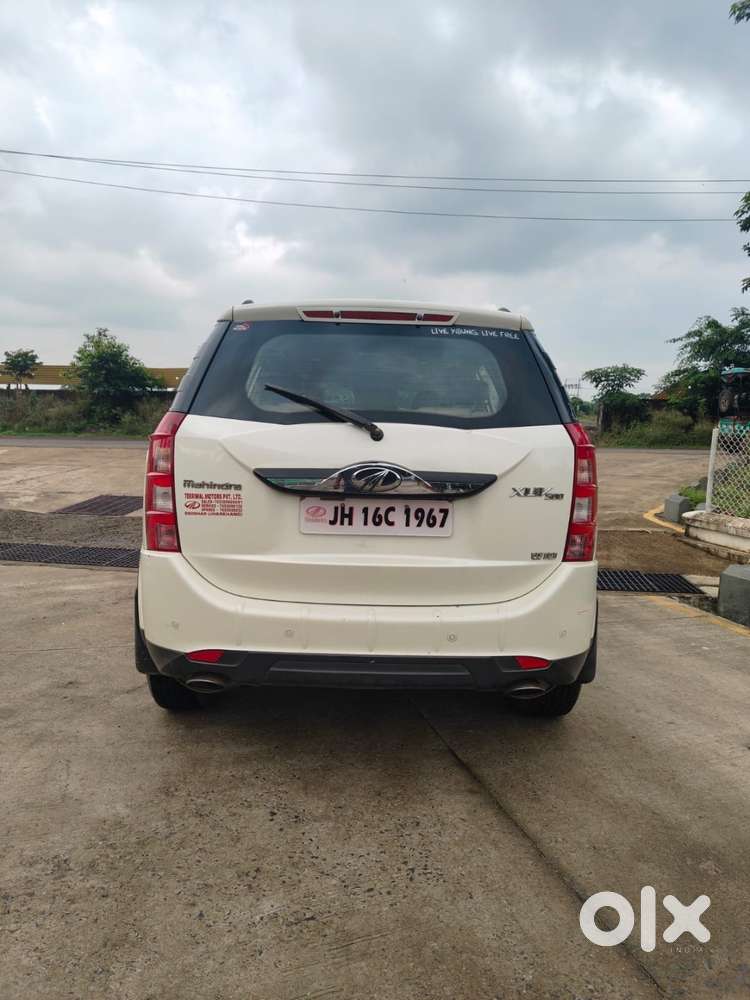 Xuv 500 , Model - R Fwd W10