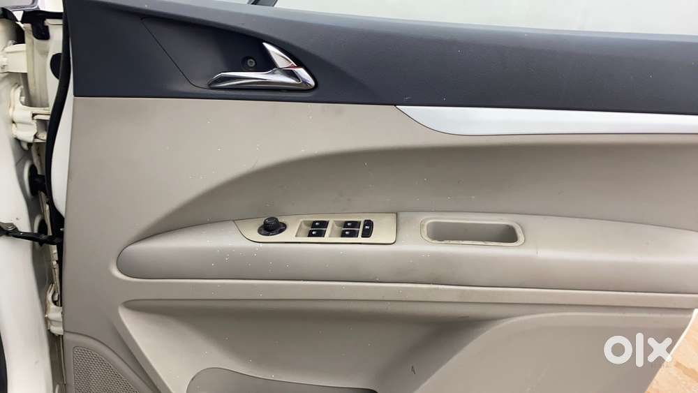 Mahindra Marazzo M8, 2018, Diesel