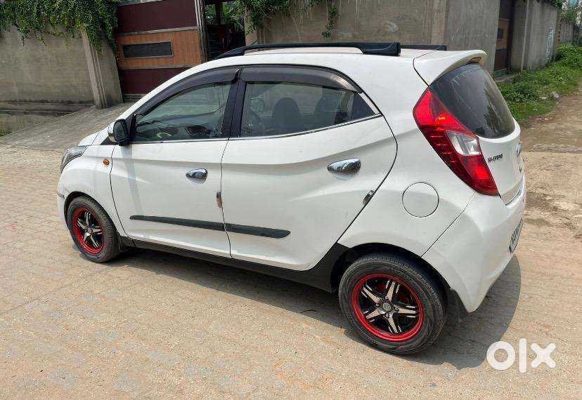 Hyundai Eon Era+ Next To Showroom Condition