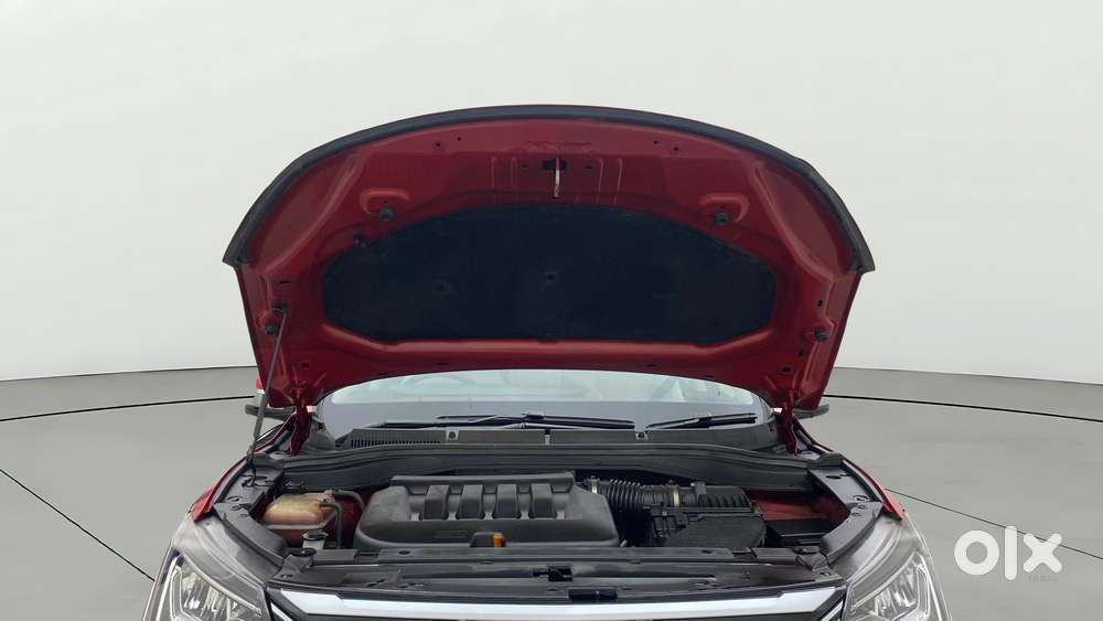 Mahindra Xuv700 2.0 Ax 7 Petrol Mt Str, 2021, Petrol