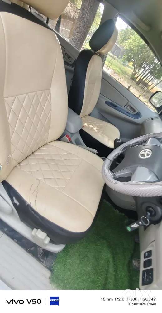 Toyota Innova Hycross 2013 Diesel 160000 Km Driven