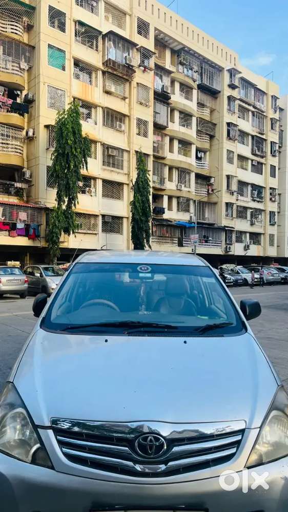 Toyota Innova 2.5 Gx 7+1 Seater.