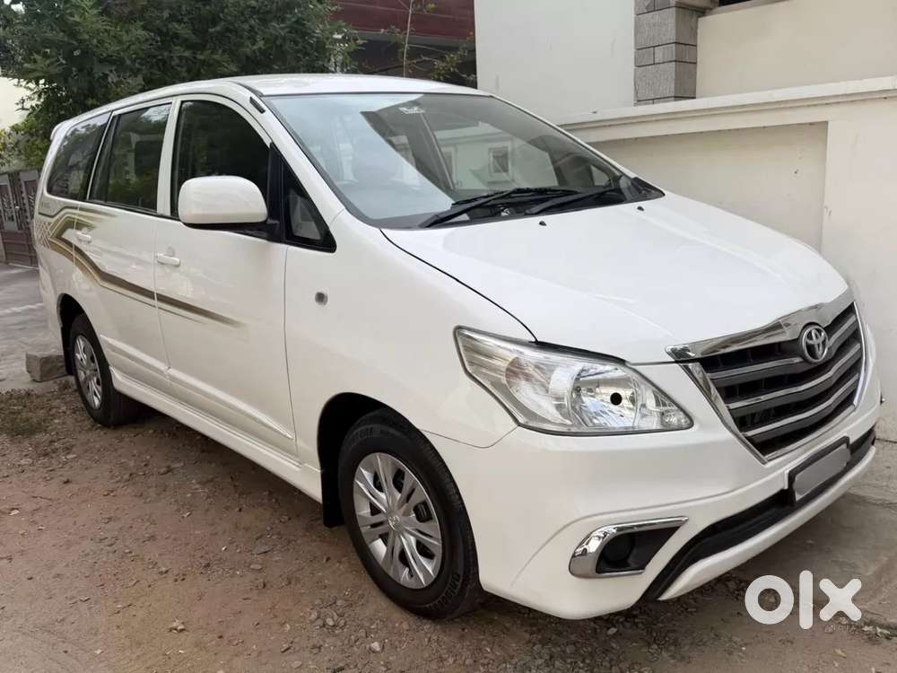 Toyota Innova 2.5 G (diesel) 8 Seater Bs Iv, 2016, Diesel