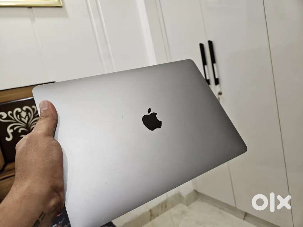 Macbook Pro touch bar 2019