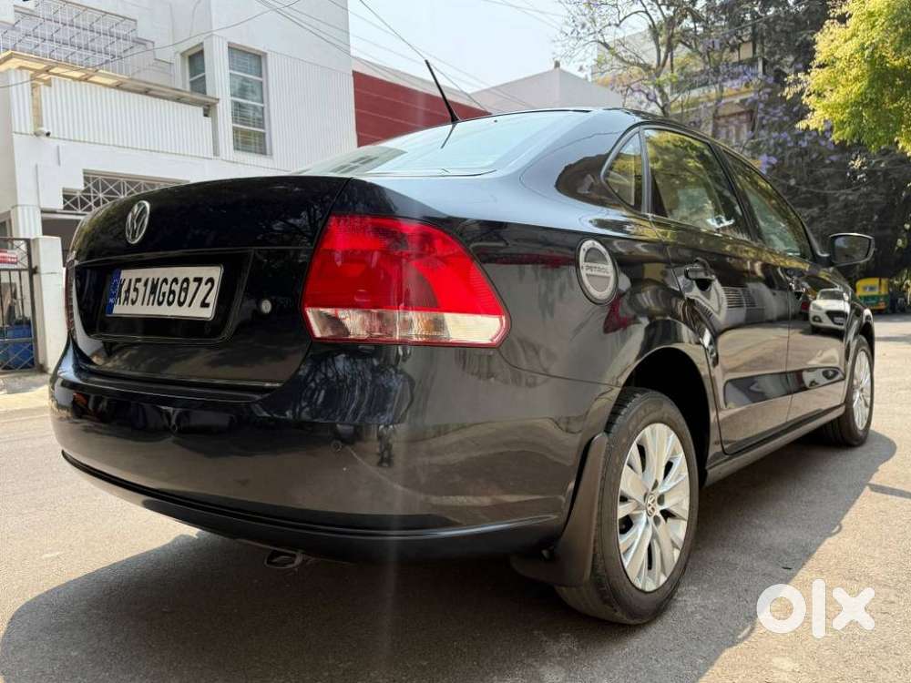 Volkswagen Vento Celeste 1.6 Highline, 2015, Petrol