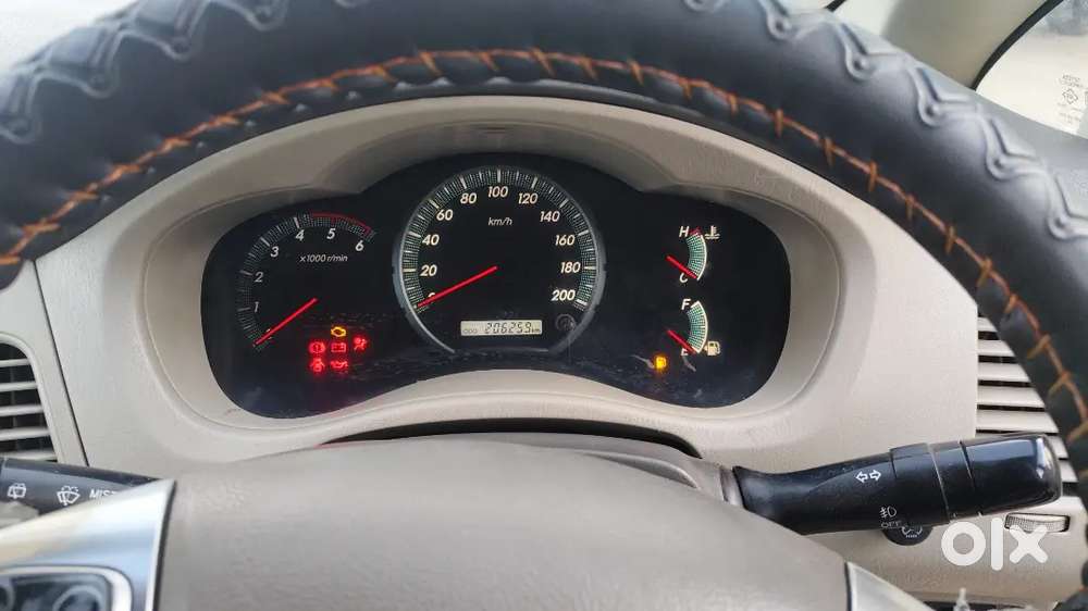 Toyota Innova 2014 Diesel Well Maintained