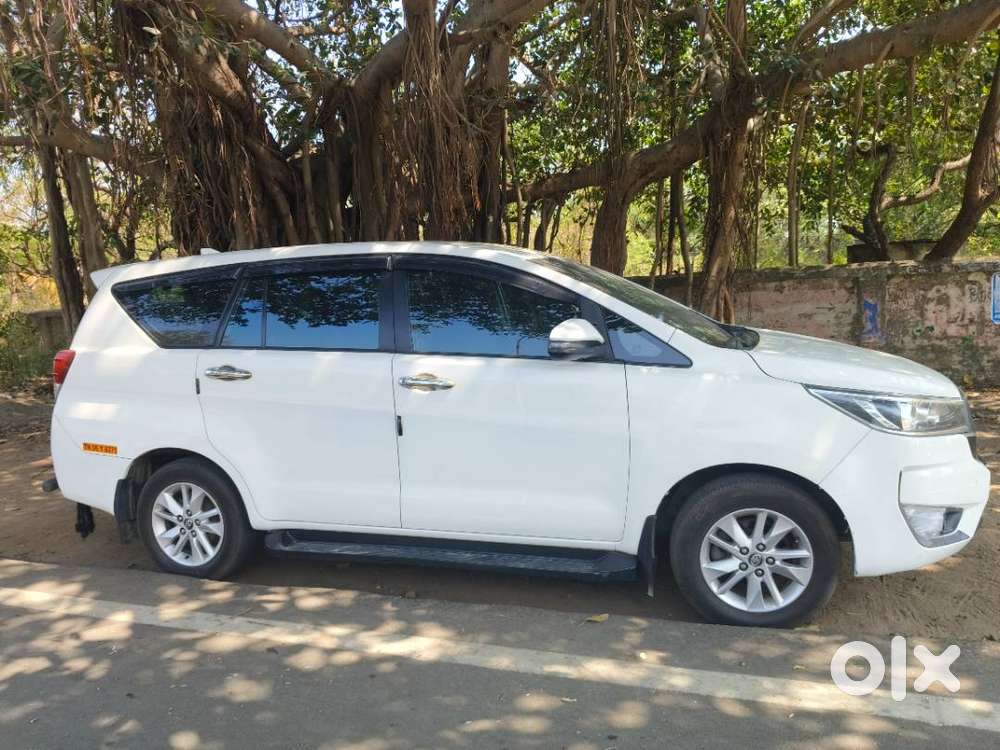 I Innova Crysta 2019 Model G Variant