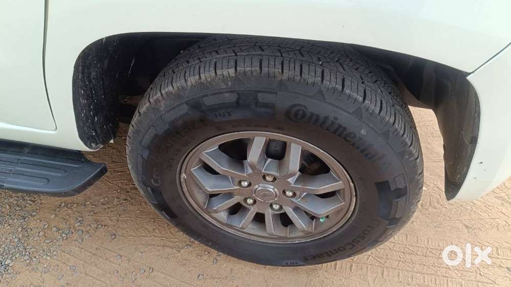 Mahindra Tuv 300 T10, 2018, Diesel