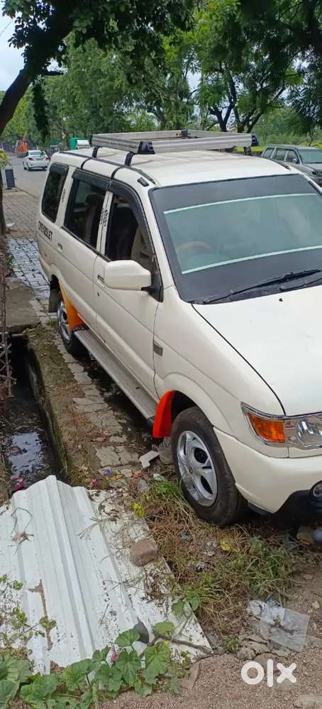 Chevrolet Tavera 2012 Diesel 110000 Km Driven New Insurance All Pepar