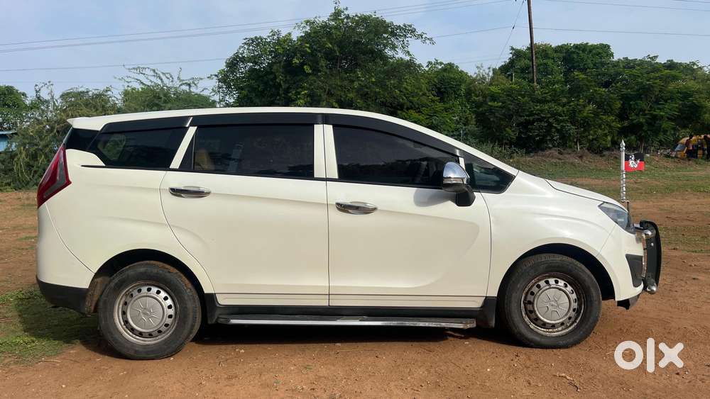 Mahindra Marazzo M2, 2018, Diesel