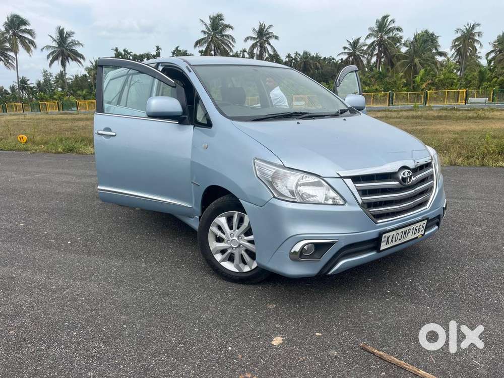 Toyota Innova 2.5 G (diesel) 8 Seater, 2011, Diesel