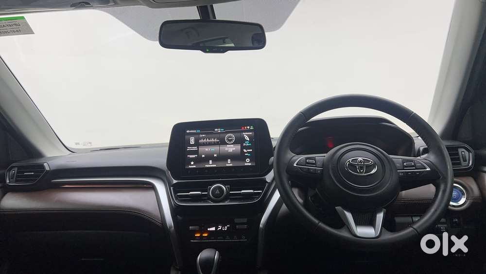 Toyota Urban Cruiser Hyryder 1.5 V Hybrid, 2025, Cng & Hybrids