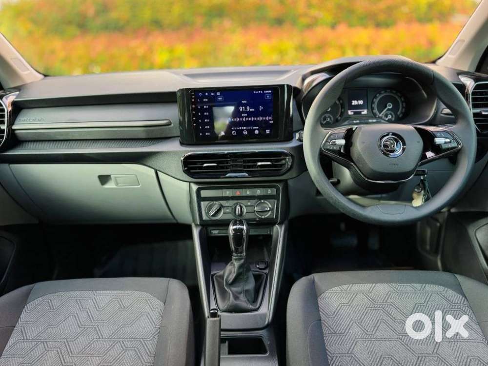 Skoda Kylaq Signature, 2025, Petrol
