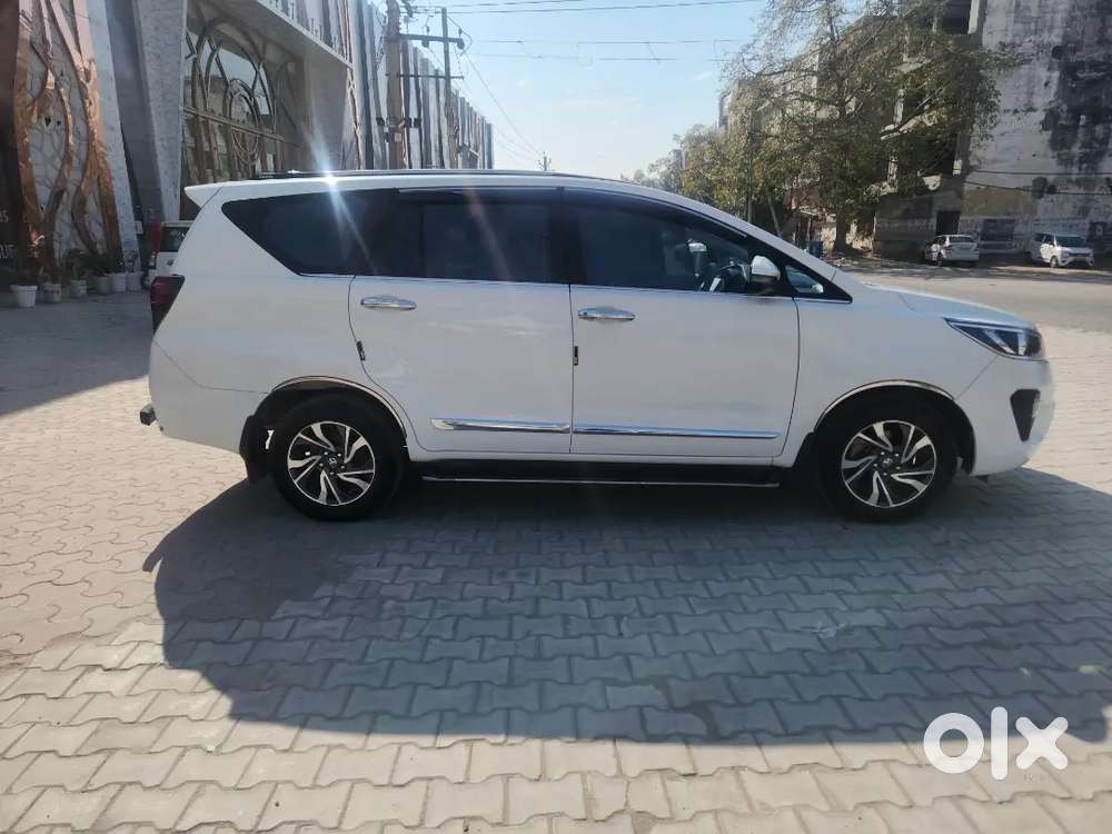 Toyota Innova Crysta 2022  Modal Single Owner Petrol