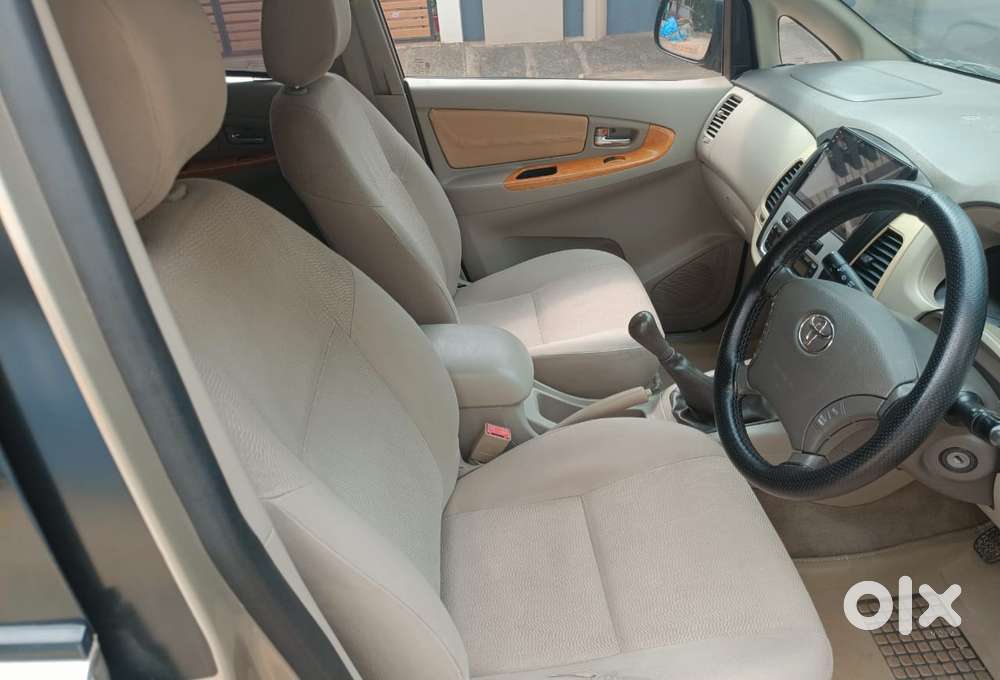 Toyota Innova 2004-2011 2.5 V Diesel 7-seater, 2009, Diesel