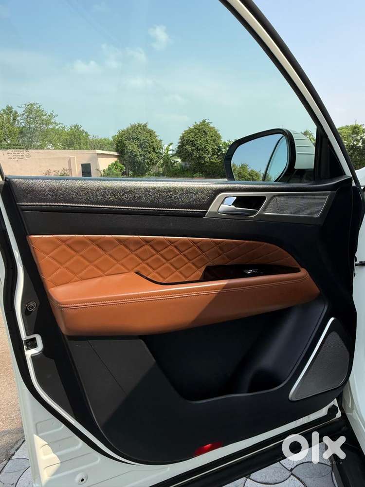 Mahindra Alturas G4 4wd At, 2019, Diesel