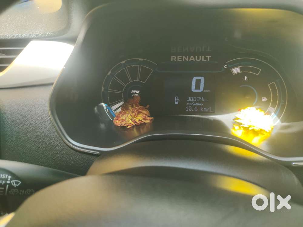 Renault Triber Rxz, 2021, Petrol