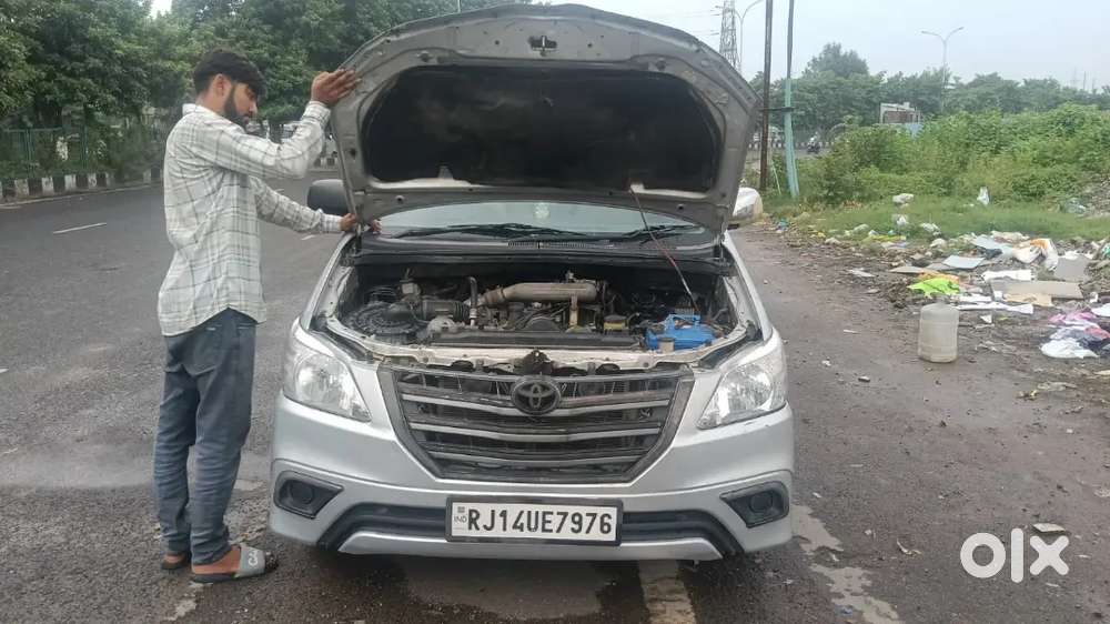 Toyota Innova 2013 Diesel 300000 Km Driven