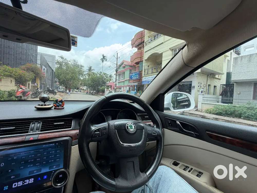 Skoda Superb Elegance 2014 Diesel Fourth Owner