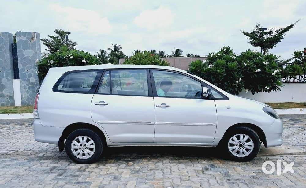 Toyota Innova 2.5 Vx 8 Str Bs-iii, 2010, Diesel