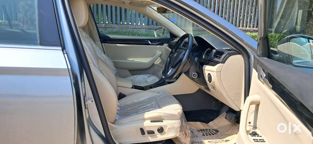 Skoda Superb Lk 1.8 Tsi At, 2017, Petrol