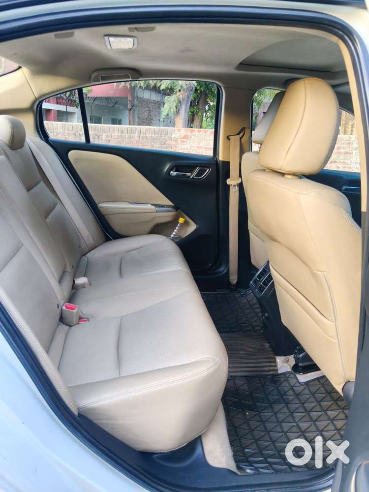 Honda City V At Sunroof, 2017, Petrol