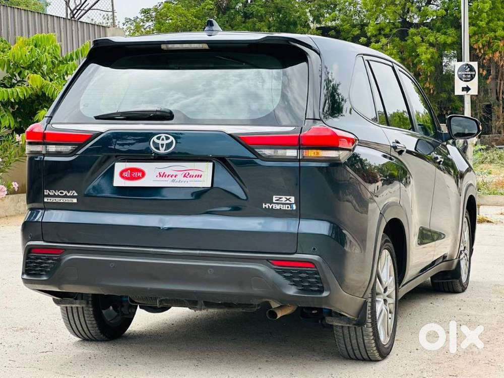 Toyota Innova Hycross 2.0 Zx Hybrid 7 Str, 2024, Petrol