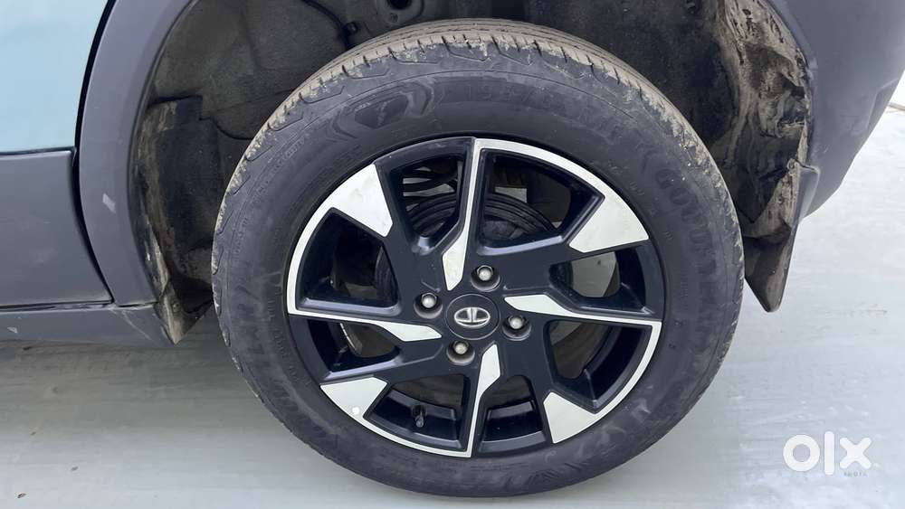 Tata Punch Accomplished Dazzle Sunroof Cng, 2023, Cng & Hybrids