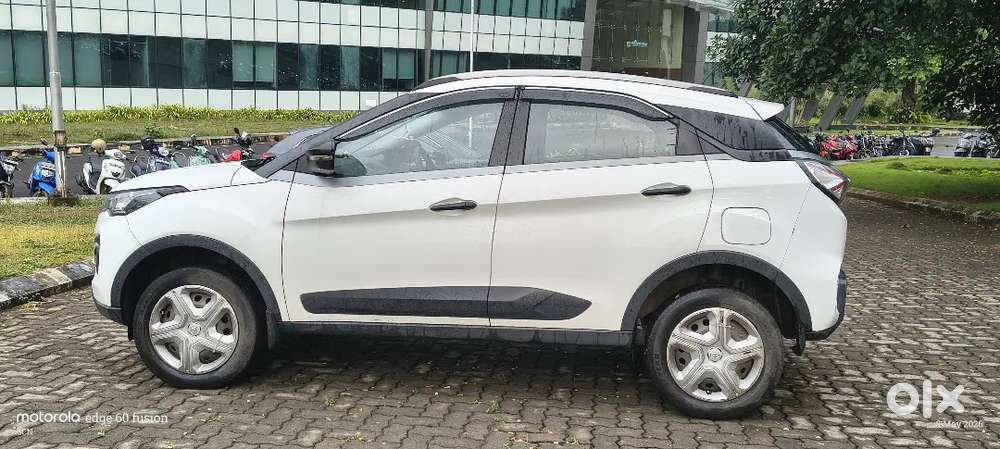 Tata Nexon Xm Petrol, Well Maintained, Single Owner, It Professional