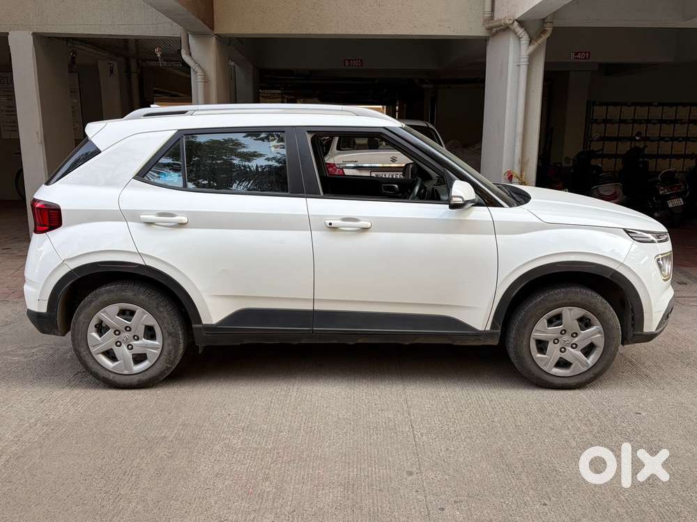 Hyundai Venue 2020 Petrol Well Maintained