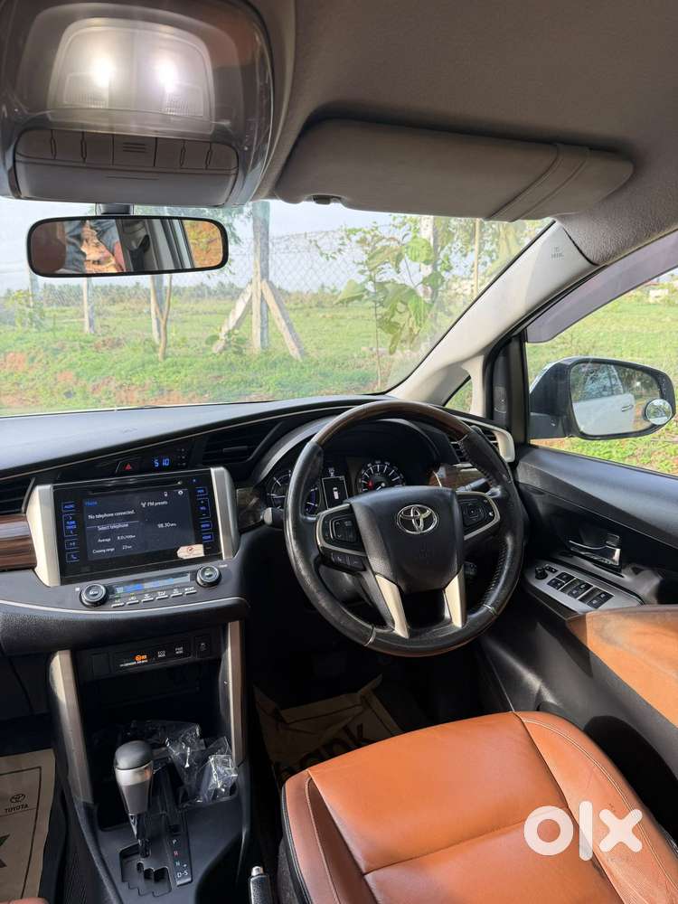 Toyota Innova Crysta 2.8z Automatic, 2016, Diesel