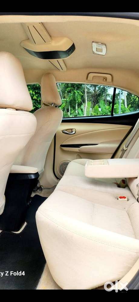 Toyota Yaris G Cvt, 2019, Petrol