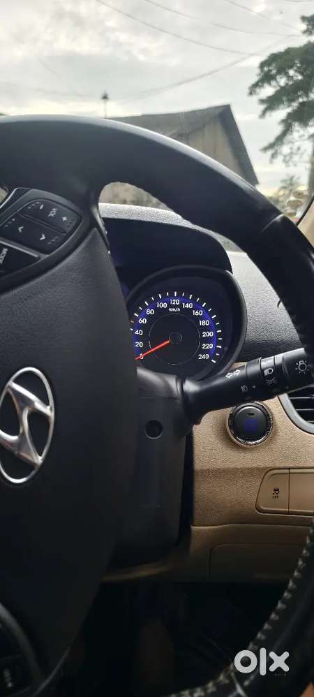 Hyundai Elantra 2013 Petrol Well Maintained
