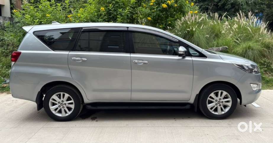 Toyota Innova Crysta 2.4 V 8 Str, 2016, Diesel